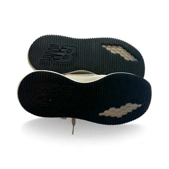 New Balance Women's Beige and Black Sneakers size 6 1/2 - Picture 6 of 7